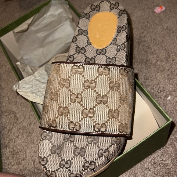 Women’s gucci logo canvas slides - Picture 6 of 10